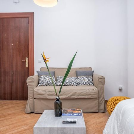 Apartamentos Bolsa Larios Малага Экстерьер фото