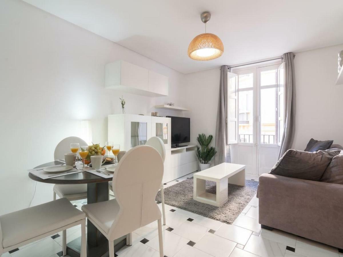 Apartamentos Bolsa Larios Малага Экстерьер фото