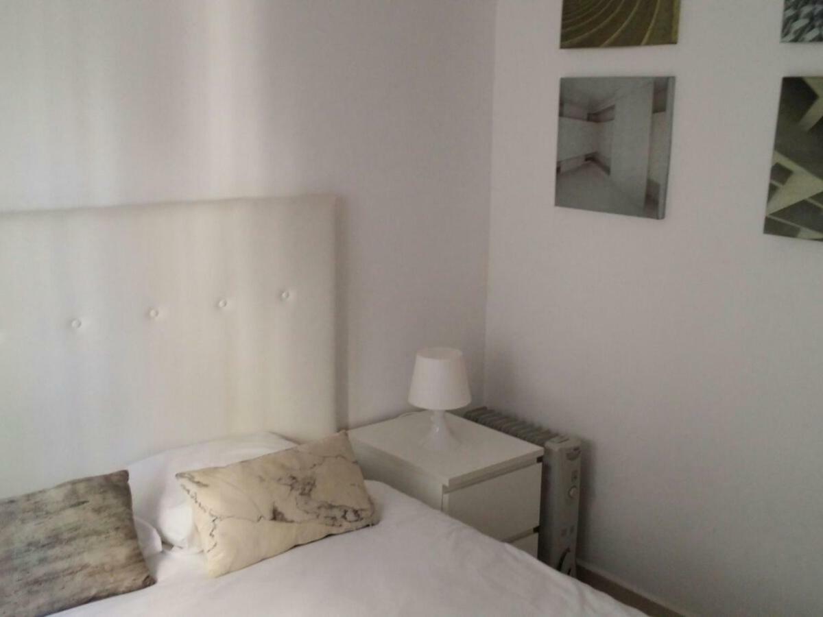 Apartamentos Bolsa Larios Малага Экстерьер фото