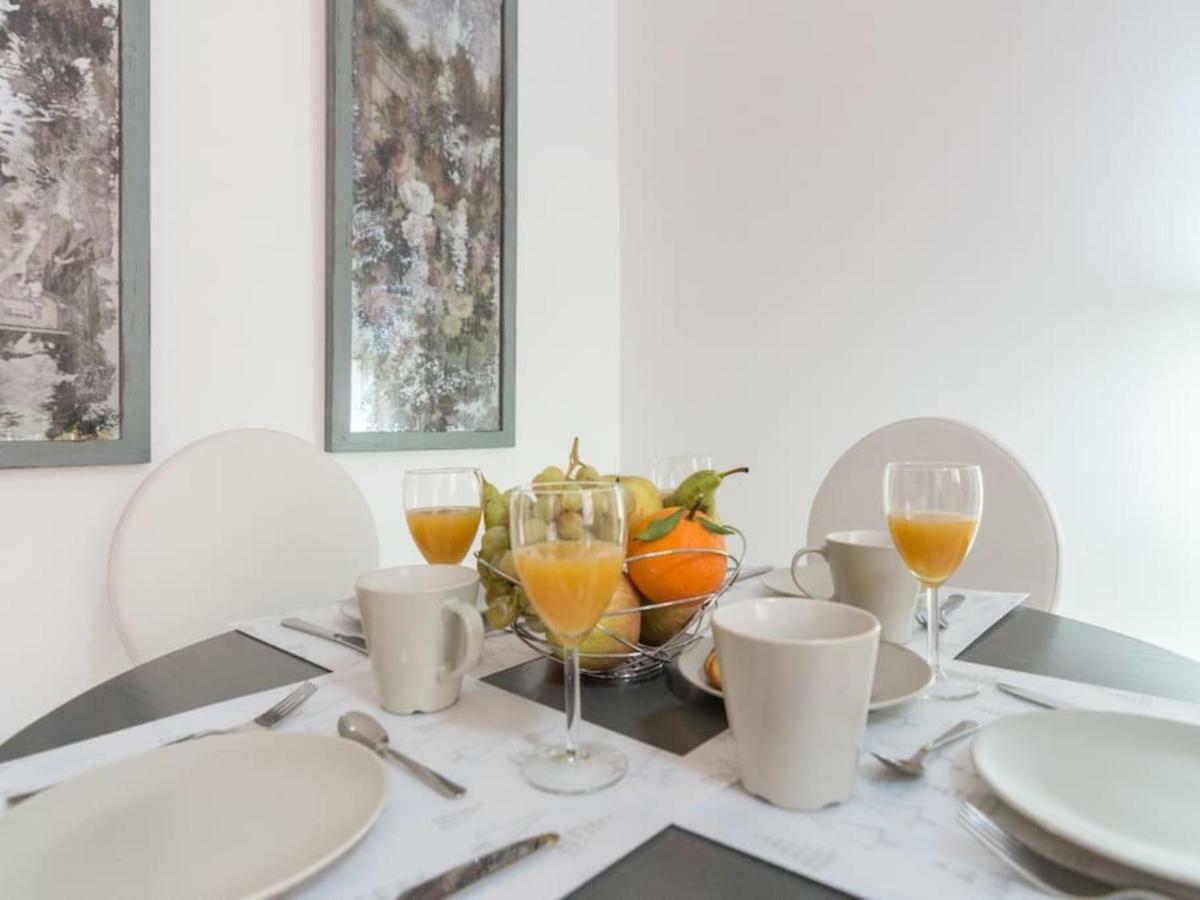 Apartamentos Bolsa Larios Малага Экстерьер фото