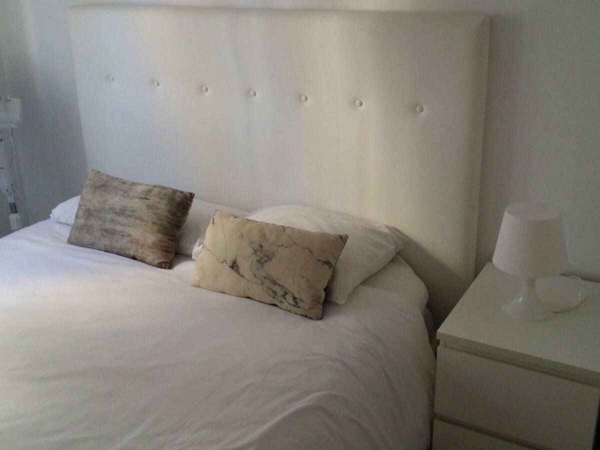 Apartamentos Bolsa Larios Малага Экстерьер фото
