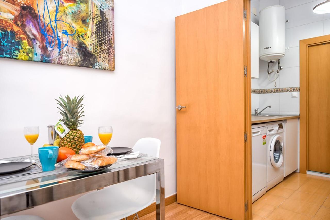 Apartamentos Bolsa Larios Малага Экстерьер фото