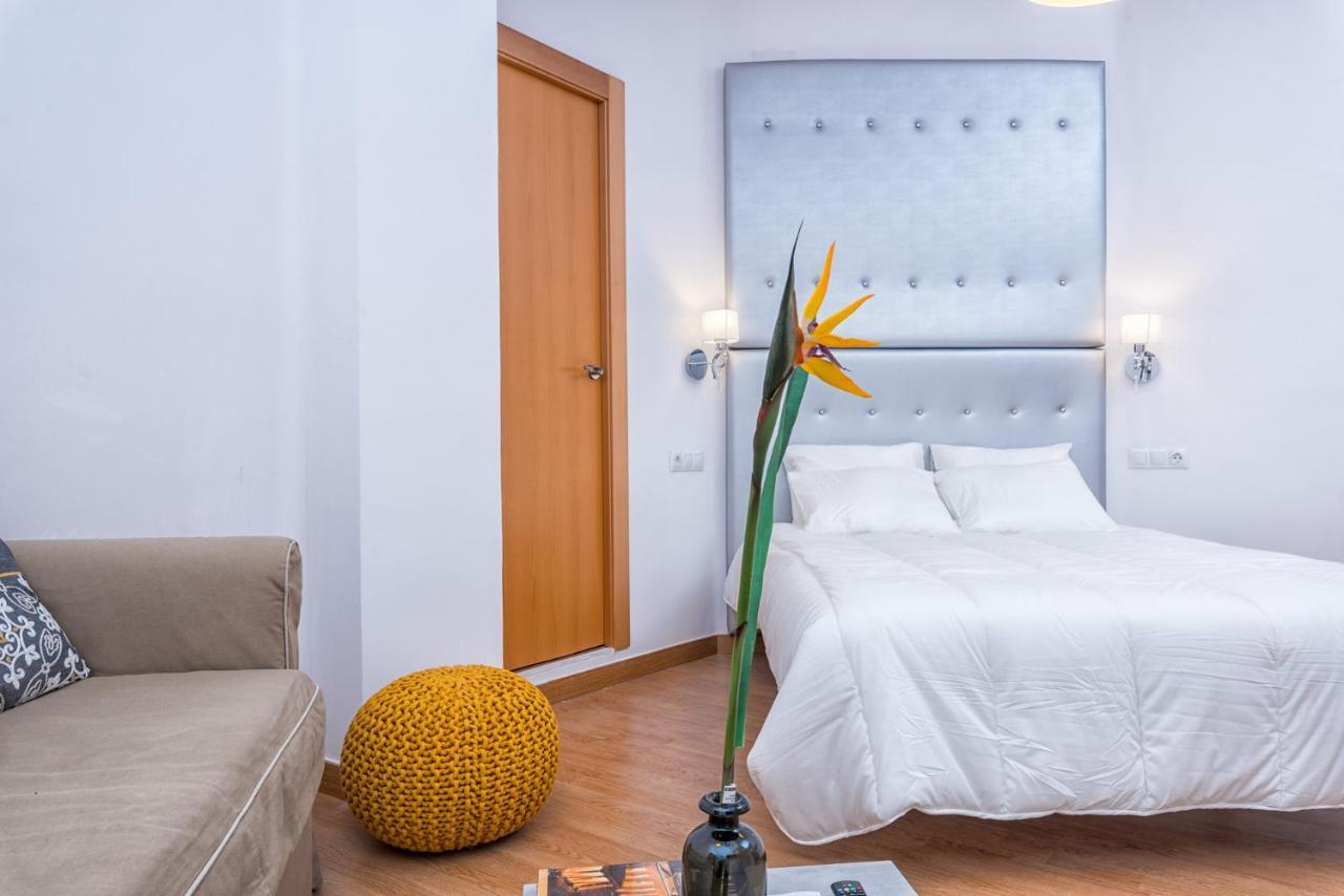 Apartamentos Bolsa Larios Малага Экстерьер фото