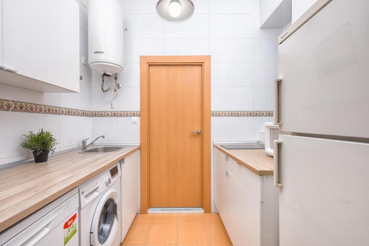 Apartamentos Bolsa Larios Малага Экстерьер фото