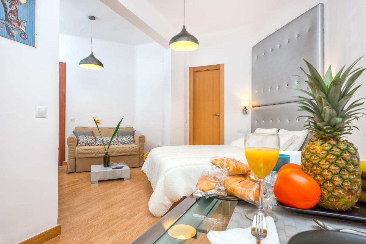 Apartamentos Bolsa Larios Малага Экстерьер фото