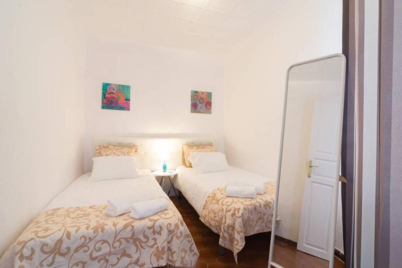 Apartamentos Bolsa Larios Малага Экстерьер фото