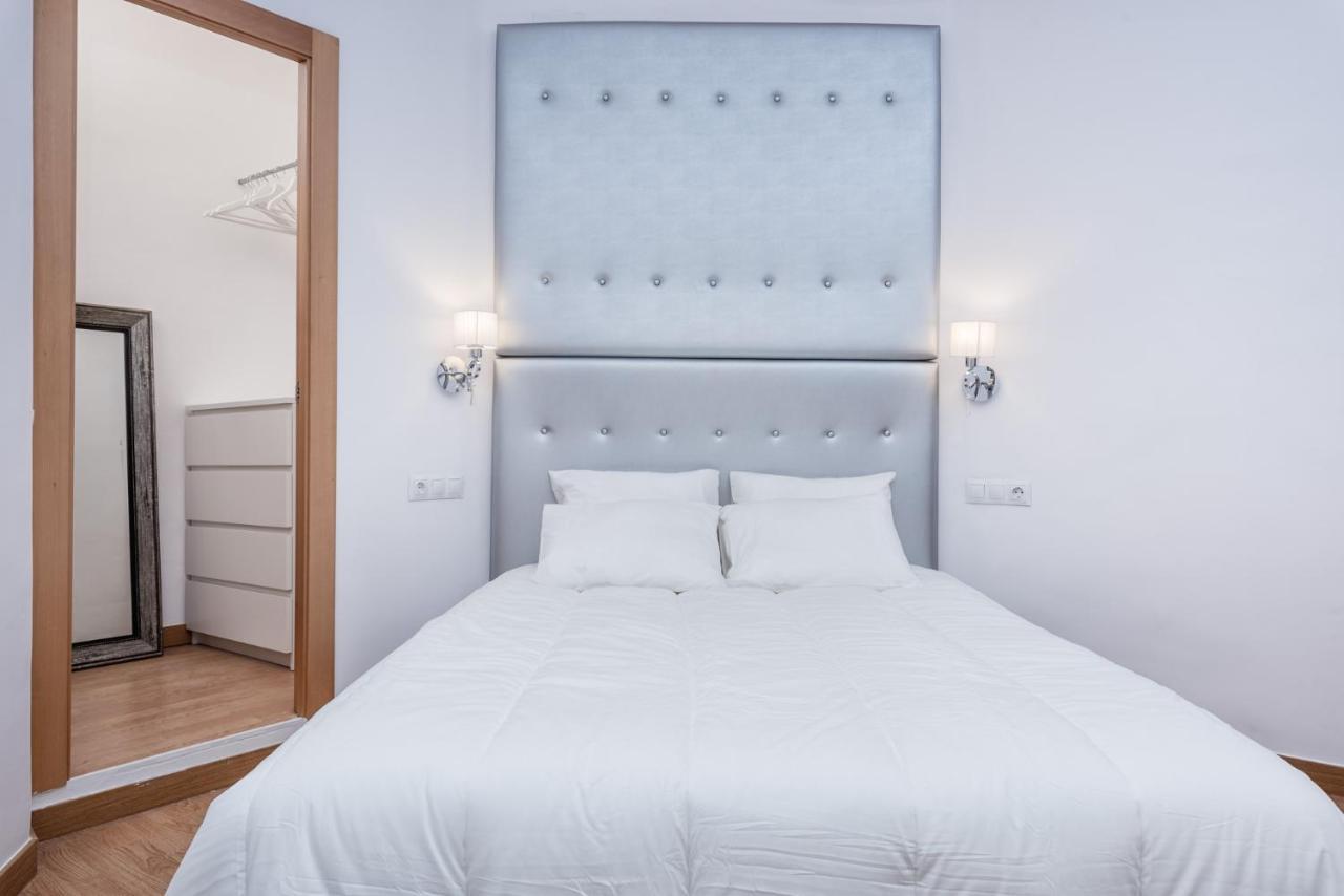 Apartamentos Bolsa Larios Малага Экстерьер фото
